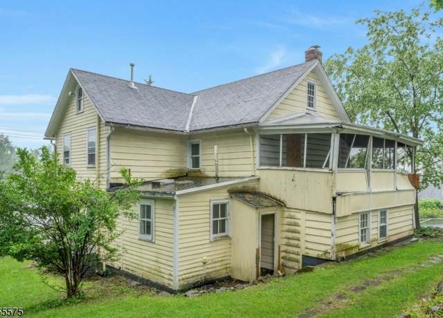 Property at 29 S Valley Rd, West Orange Twp., NJ 07052-4447, 4 beds, 2 baths