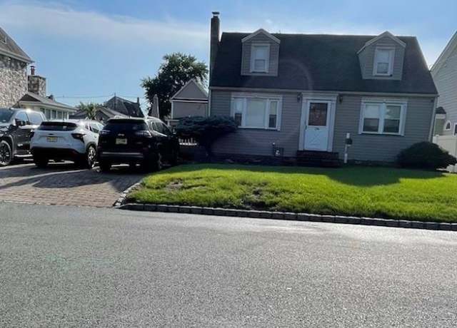 Property at 136 N 21St St, Kenilworth Boro, NJ 07033-1206, 4 beds, 2 baths