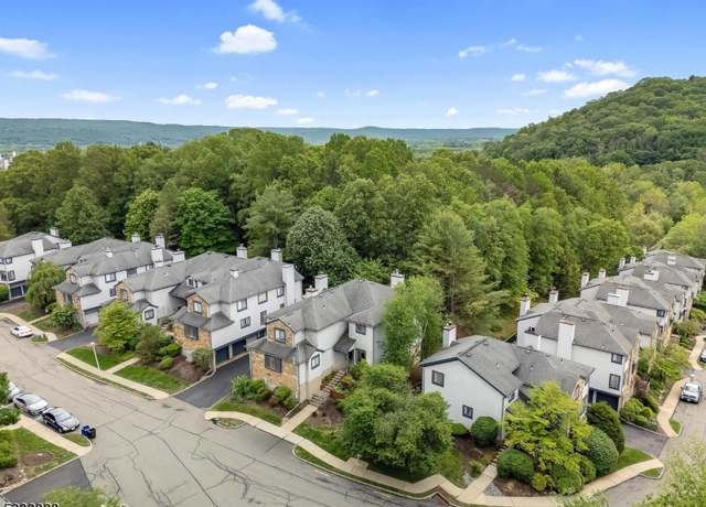 Property at 60 Overlook Dr, Independence Twp., NJ 07840-4609, 2 beds, 2.5 baths