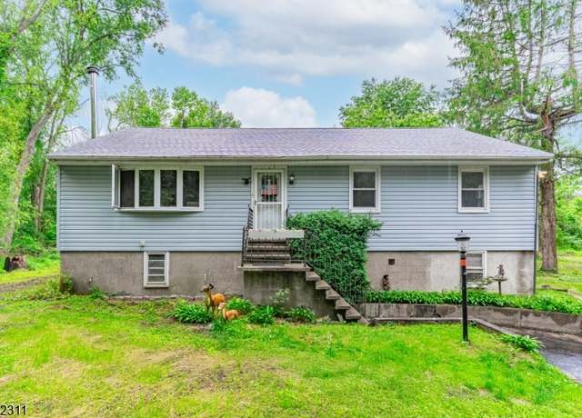 Property at 237 Whitmore Ave, Wayne Twp., NJ 07470-7253, 3 beds, 1 bath