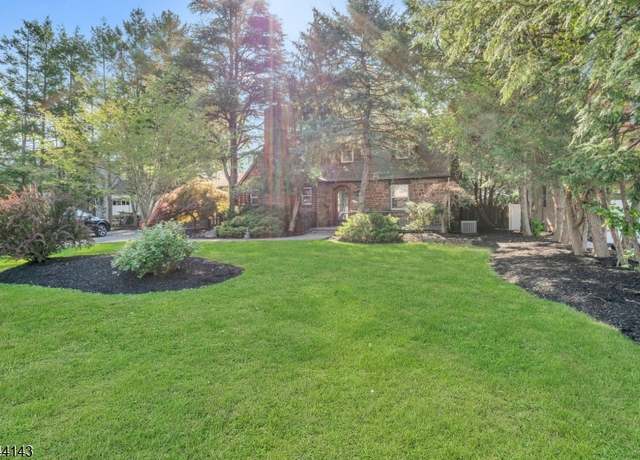 Property at 2086 Westfield Ave, Scotch Plains Twp., NJ 07076-1812, 4 beds, 3 baths