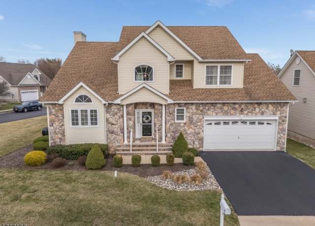 Property at 6 Apgar Ct, Raritan Twp., NJ 08822-6834, 3 beds, 2.5 baths