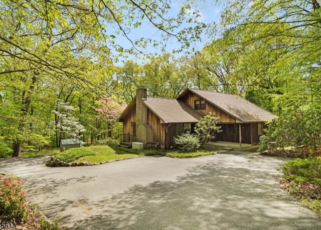 Property at 18 Woodland Rd, Denville Twp., NJ 07834, 4 beds, 2 baths