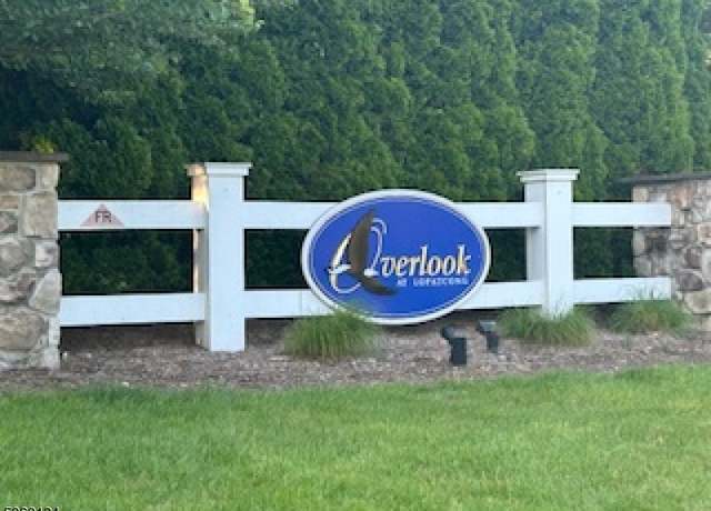 Property at 1272 Fairview Cir, Lopatcong Twp., NJ 08886-2924, 3 beds, 2 baths
