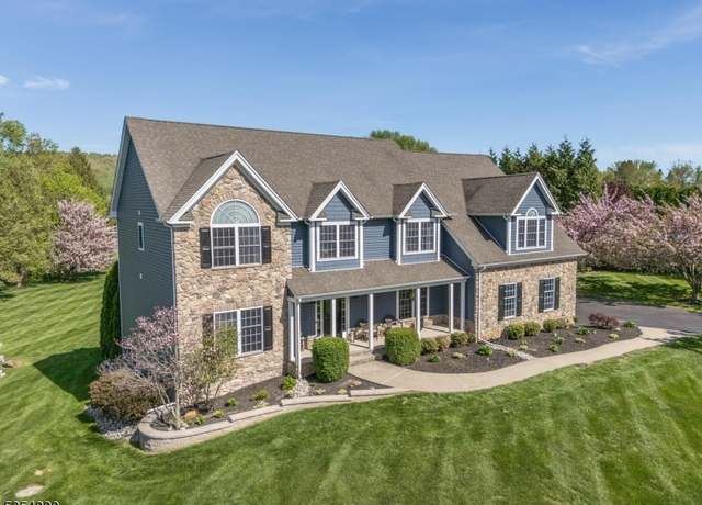 Property at 14 Plaza Rd, Lopatcong Twp., NJ 08865-2057, 4 beds, 4 baths