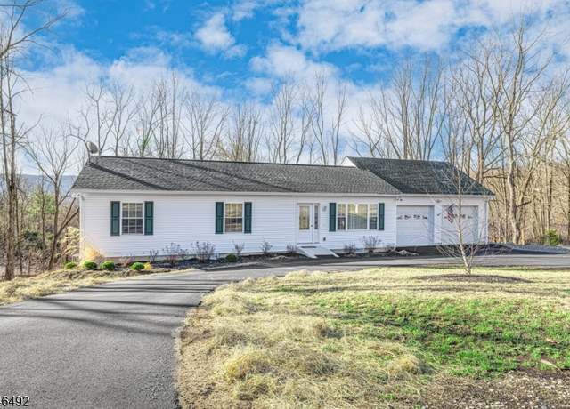 Property at 6 Slayton, Vernon Twp., NJ 07418, 3 beds, 2.5 baths