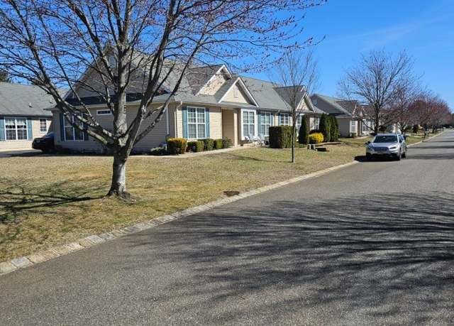 Property at 38 Winkle Ct, Manchester Twp., NJ 08759-5172, 2 beds, 2 baths
