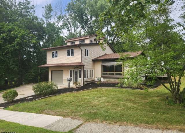 Property at 14 Trenton Pl, Newton Town, NJ 07860-2511, 3 beds, 2 baths