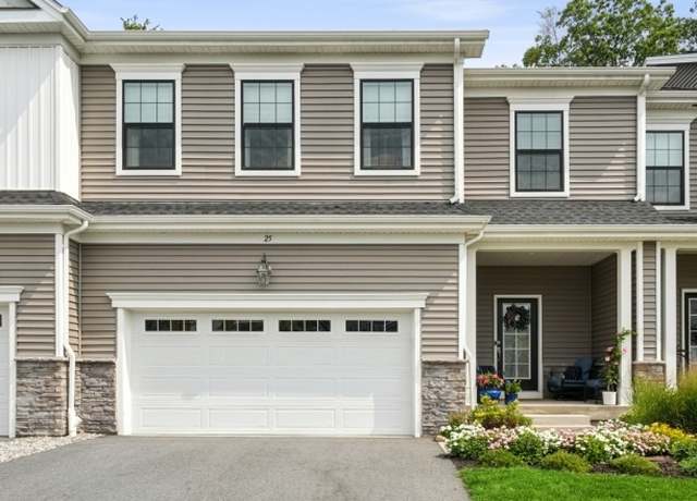 Property at 25 Higbie Way, Morris Plains Boro, NJ 07950-2483, 3 beds, 3.5 baths