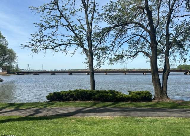 Property at 186 Sandcastle Ky #186, Secaucus Town, NJ 07094-2206, 2 beds, 1.5 baths