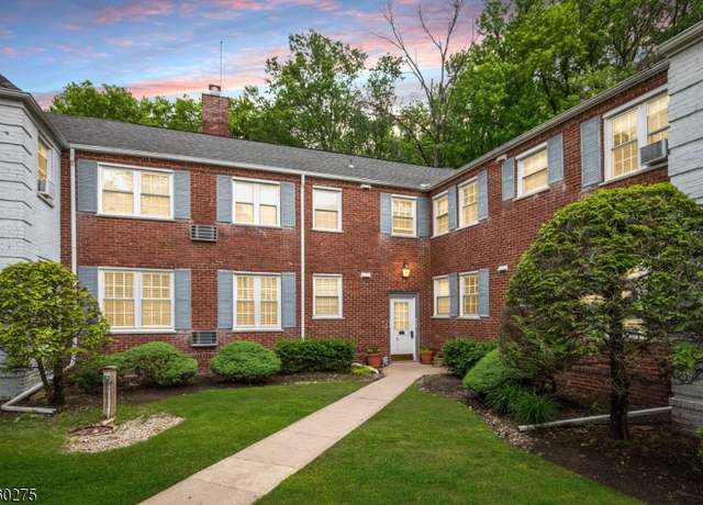 Property at 10 Parkway Vlg Unit 10 E, Cranford Twp., NJ 07016-2581, 2 beds, 1 bath
