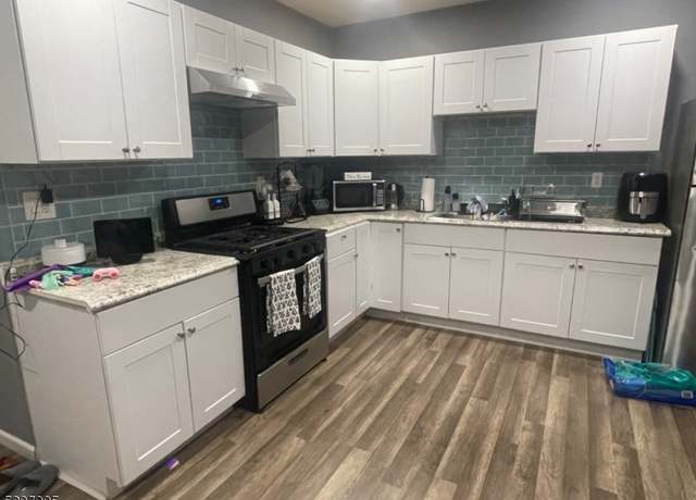 Property at 25-27 Treacy Ave, Newark City, NJ 07108-1512, 10 beds, 5 baths