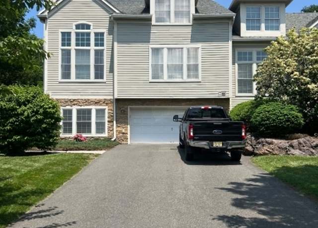 Property at 1 Crest Ct #1, North Haledon Boro, NJ 07508-3130, 4 beds, 3.5 baths