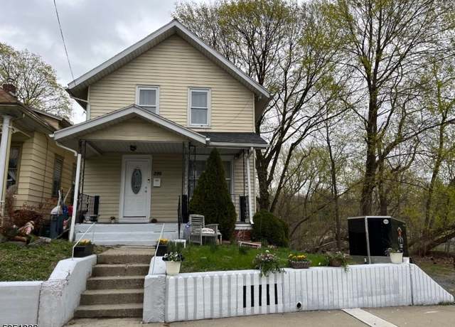 Property at 299 Morris St, Phillipsburg Town, NJ 08865-2457, 3 beds, 1 bath