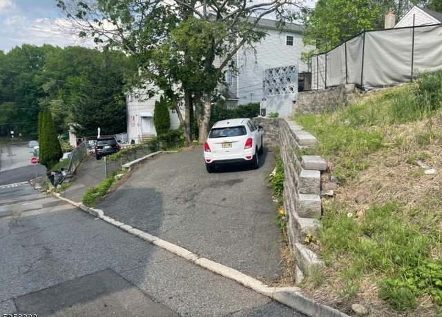 Property at 67 Garret St, Paterson City, NJ 07501-3326, 2 beds, 1 bath
