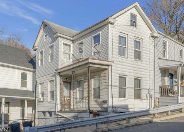 Property at 11 Hudson St, Phillipsburg Town, NJ 08865-2820, 3 beds, 1.5 baths