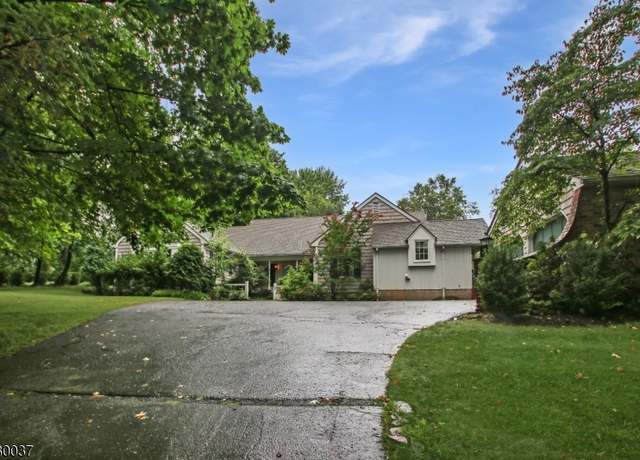 Property at 445 Hillside Ave, Mountainside Boro, NJ 07090-2902, 4 beds, 4 baths