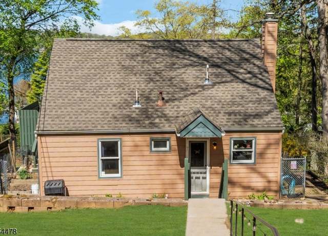 Property at 437 Windemere Ave, Mount Arlington Boro, NJ 07856-1425, 3 beds, 1 bath