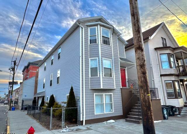Property at 292 Van Houten St, Paterson City, NJ 07501-2010, 6 beds, 4.5 baths