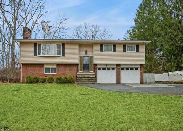 Property at 911 Homestead Dr, Stillwater Twp., NJ 07860-4613, 2 beds, 2 baths