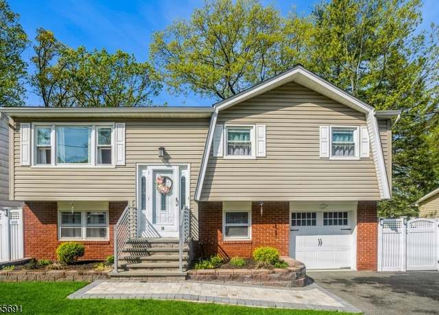 Property at 10 Tulsa Trl, Hopatcong Boro, NJ 07843-1235, 3 beds, 10.5 baths