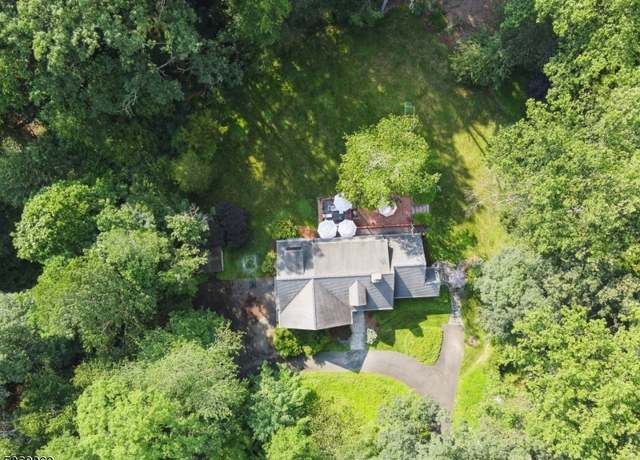 Property at 2 Stone House Rd, Mendham Twp., NJ 07945-3125, 5 beds, 4.5 baths
