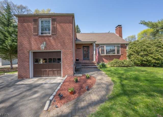 Property at 15 N Oak Ct, Madison Boro, NJ 07940-1013, 3 beds, 2.5 baths