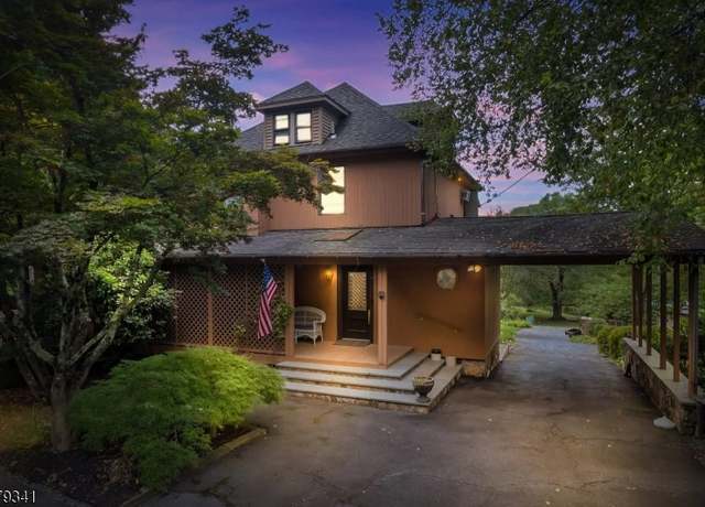 Property at 833 Berkshire Valley Rd, Jefferson Twp., NJ 07885-1525, 3 beds, 3.5 baths