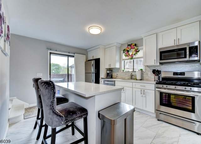 Property at 25-1A Bloomingdale Dr Unit 1A, Hillsborough Twp., NJ 08844-5506, 2 beds, 2.5 baths
