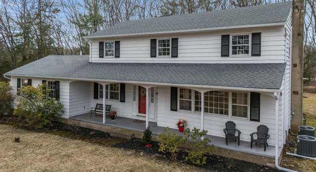 Photo of 4 PINEWOOD Ct, Raritan Twp., NJ 08822-4909