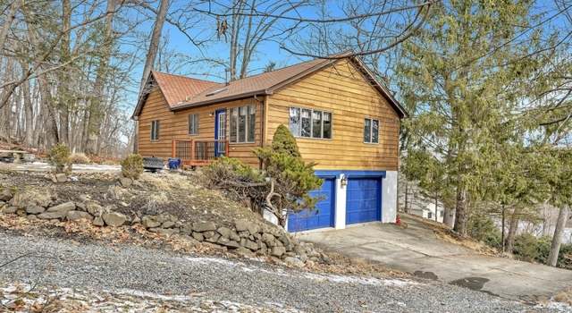 Photo of 121 Hemlock Rd, Pompton Lakes Boro, NJ 07442-1319