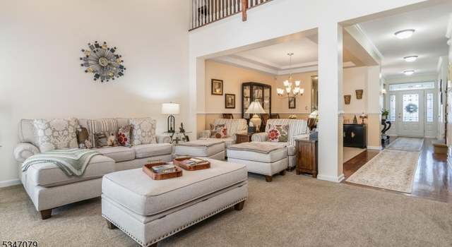 Photo of 2 Kestrel Ct, Washington Twp., NJ 07882-4087