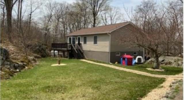 Photo of 6 Hickory Ln, Vernon Twp., NJ 07462-3444