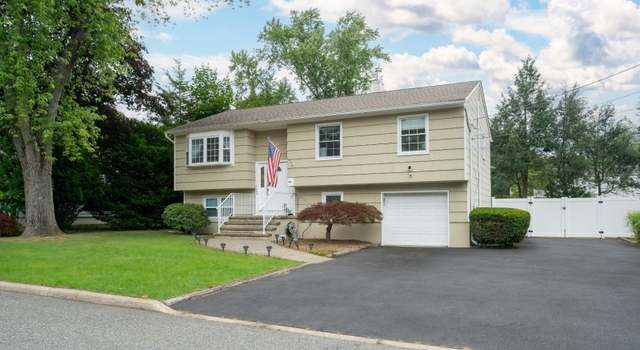 Photo of 14 Poplar St, Bloomingdale Boro, NJ 07403-1813