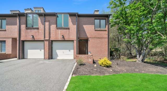 Photo of 31 Stepping Rdg, North Caldwell Boro, NJ 07006-4742