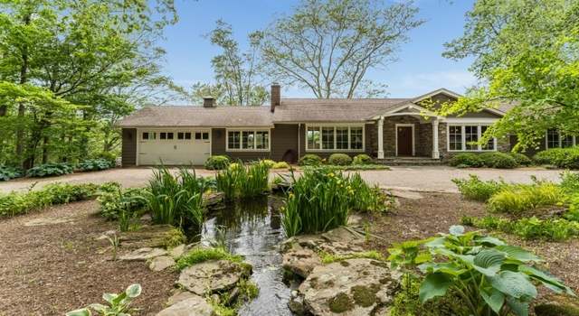 Photo of 12 Woodland Rd, Pittstown, NJ 08867-4029