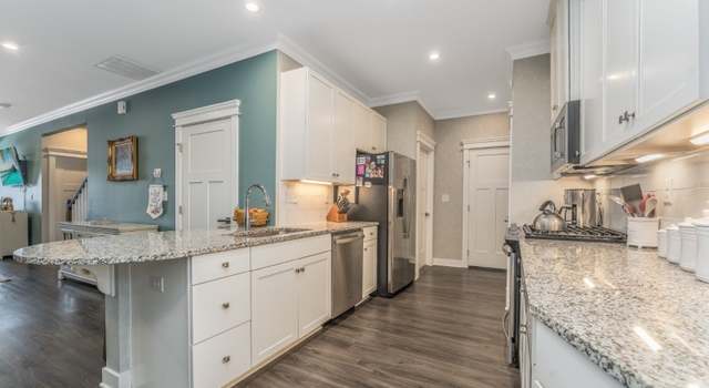 Photo of 8 Harrier Ln, Washington Twp., NJ 07882-3041
