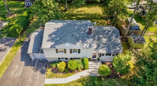 Photo of 80 Dogwood Ln, New Providence Boro, NJ 07974-1403