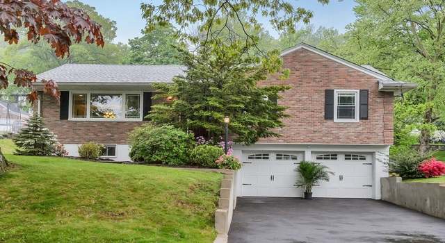 Photo of 176 McCosh Rd, Montclair, NJ 07043-2106