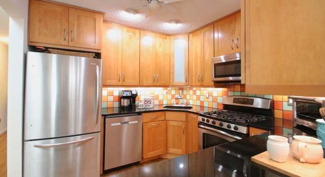 Photo of 21 Crabapple Ln, Franklin Park, NJ 08823-1407