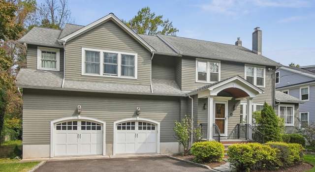 Photo of 17 Woodcliff Dr, Madison Boro, NJ 07940-2006