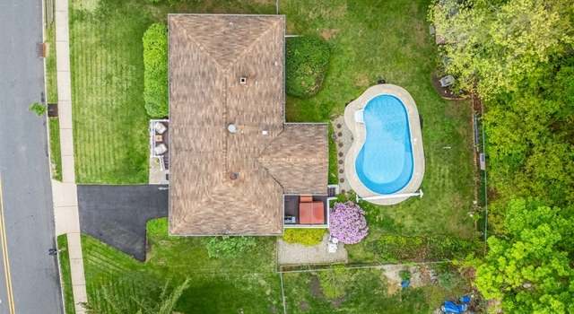 Photo of 37 Dell Rd, Stanhope Boro, NJ 07874-2710