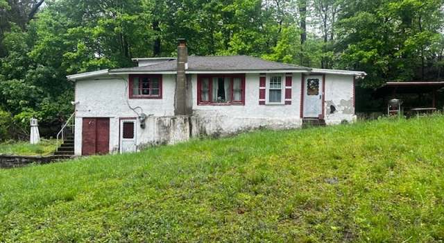 Photo of 13 Maine St, Lake Hopatcong, NJ 07849-1669
