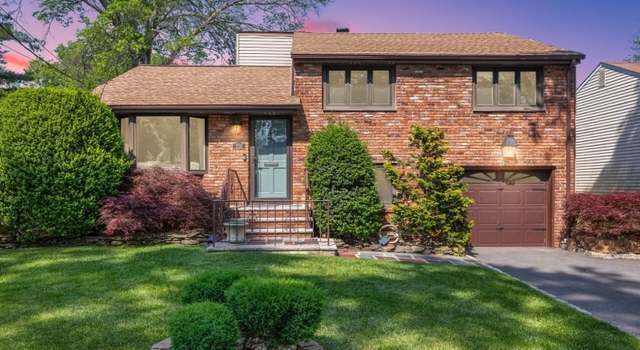 Photo of 219 Elm Ct, Scotch Plains Twp., NJ 07076-1404