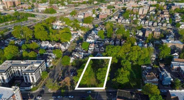 Photo of 121 N Grove St, East Orange City, NJ 07017-4759