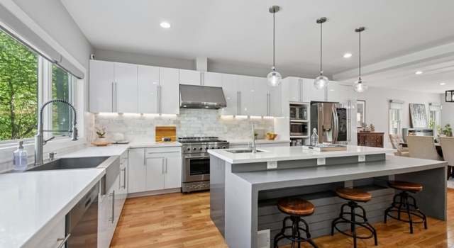 Photo of 2 Deerfield Rd, Millburn Twp., NJ 07078-1404