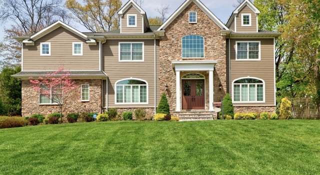 Photo of 127 Edgewood Dr, Florham Park Boro, NJ 07932-2532