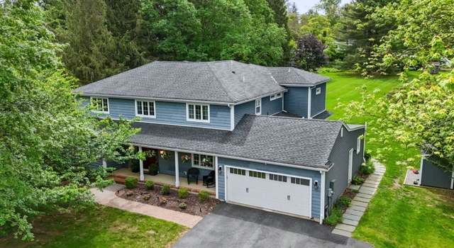 Photo of 27 Phoenix Dr, Mendham Boro, NJ 07945-1714