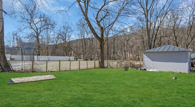 Photo of 40 Main St, Glen Gardner Boro, NJ 08826-3611