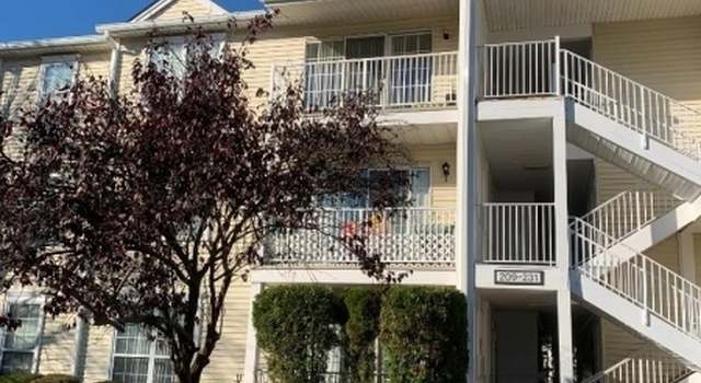 Photo of 211 Rachel Ct, Franklin Park, NJ 08823-1548